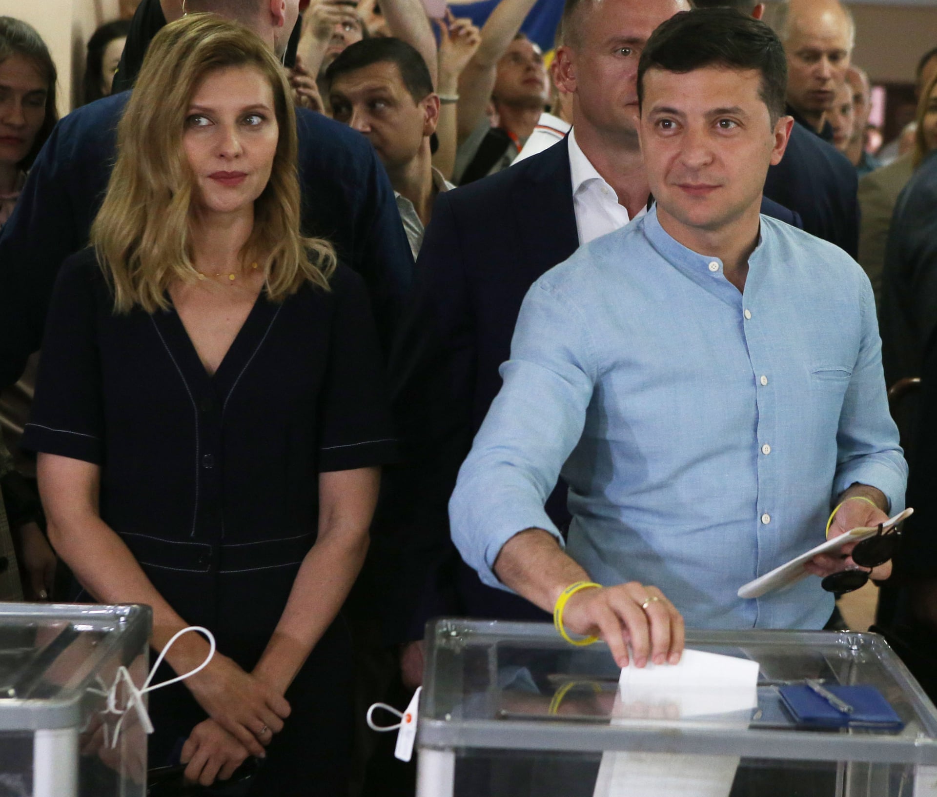 Зеленский с женой голосует на выборах