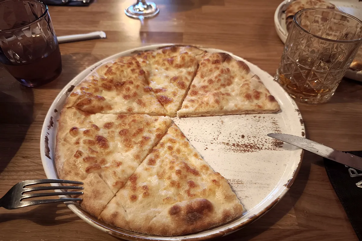 Хачапурі по-мегрельськи в «Stumari» (Хмельницький"